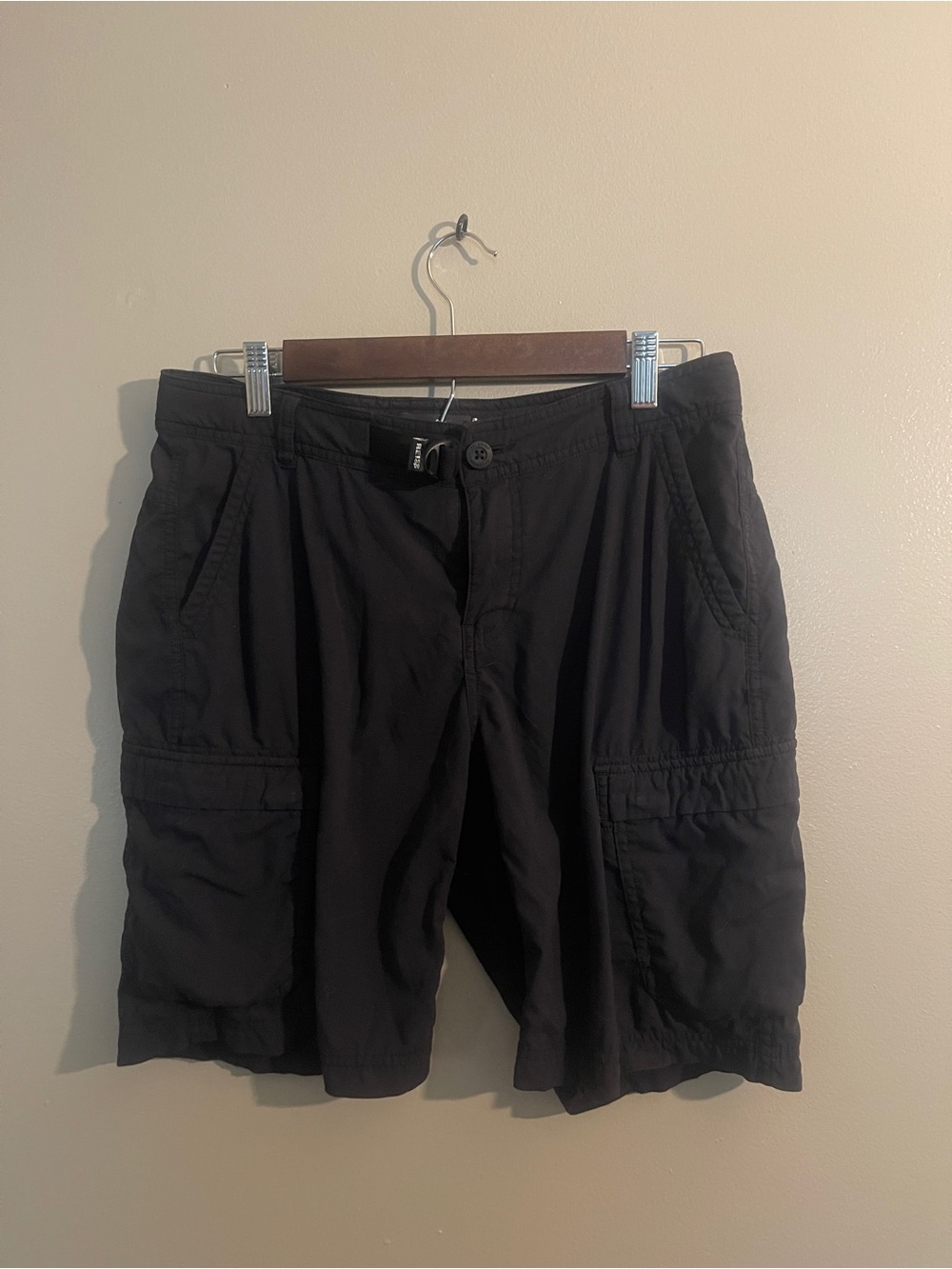 REI Black Women’s Cargo Shorts, size 6